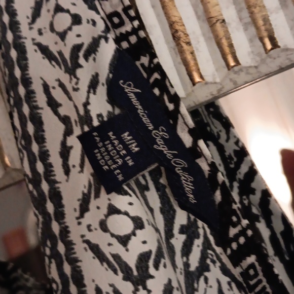 Black and White Aztec Patterned Racer Back Tank Top - Picture 2 of 8